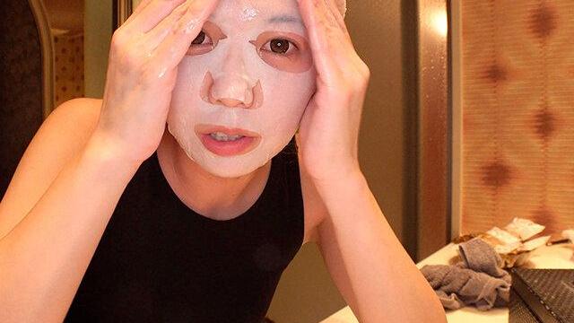 【海老名なつ】同僚のシングルマザーと休日不倫デート…甘えん坊美熟女が朝から精飲＆中出し懇願！涙目絶頂の禁断関係！