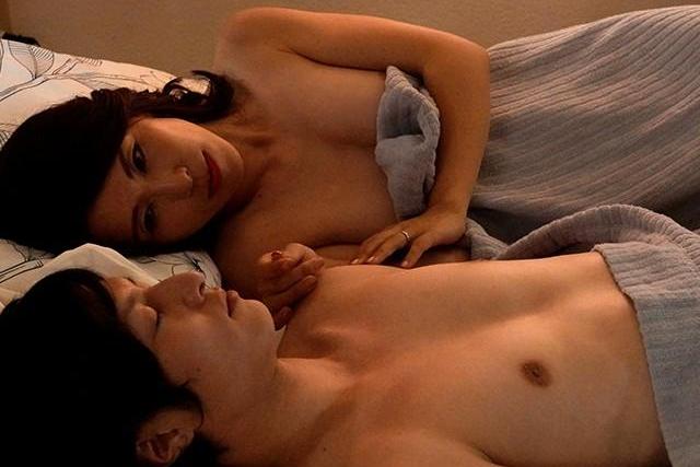 【水野優香】3日間地元で初恋の親友母と禁断愛…忘れられない想い再燃汗だく中出しセックスラッシュ！