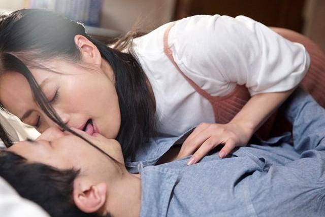 【最上ゆり子】甥の悶々とした想いに屈する美叔母…禁断の肉体関係で溢れる欲望にイキ乱れる背徳セックス！