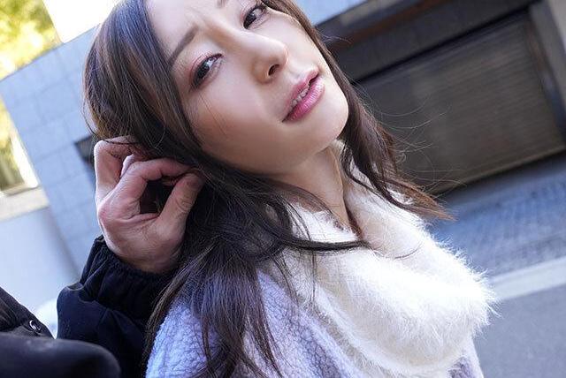 【足立友梨】上品人妻鬼畜喉ボコイラマ調教…首絞め3Pえずき汁まみれ食道射精ごっくんアクメ♡