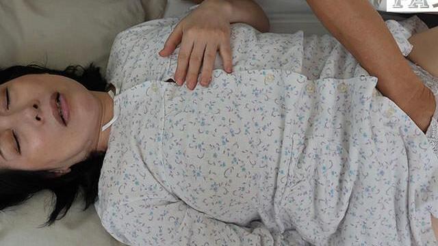 【富士川あやめ】息子欲情に母官能の禁断近親相姦…熟れたカラダで疼き抑えきれず絶頂連発の背徳快楽ラッシュ！