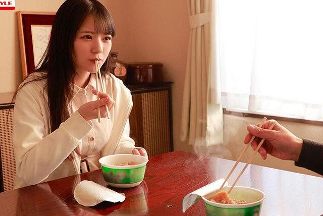 【浅野こころ】年末年始学生寮で禁断欲情の義父娘…中年チ●ぽと少女ま●こ相性抜群ハメ狂い！